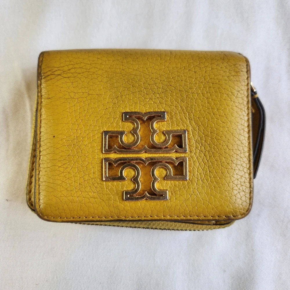Tory‎ Burch Women Wallet Bifold Big Logo Leather Yellow Round Zip Britten Mini